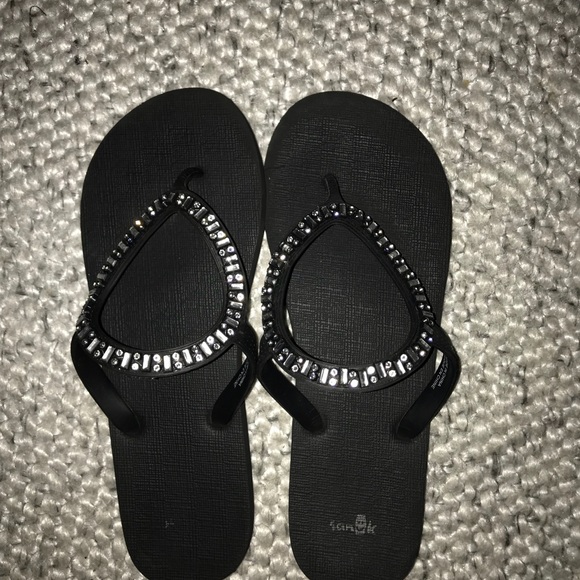 Sanuk Shoes - Black sandals